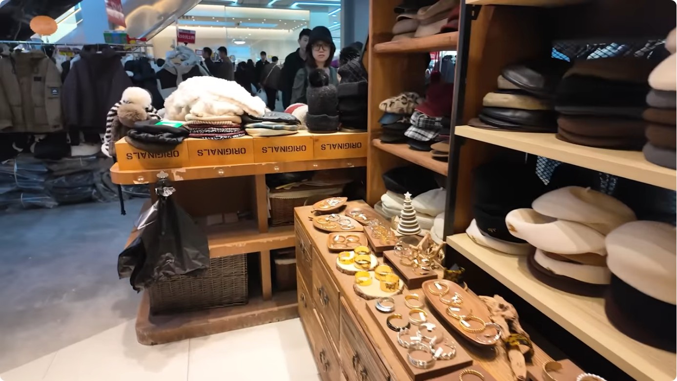 best us platforms for sourcing custom luxury clothing manufacturers