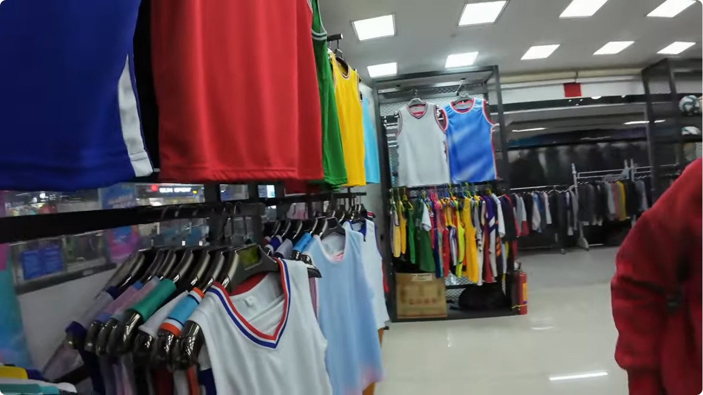 hoodie that wont make your body seem baggy