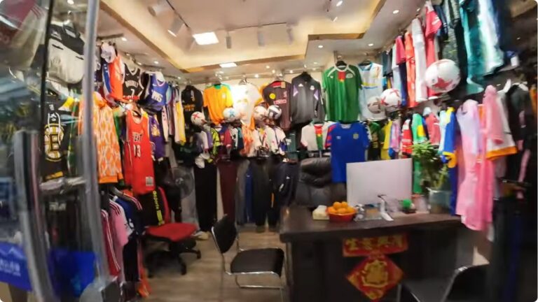 types of t shirt neck
