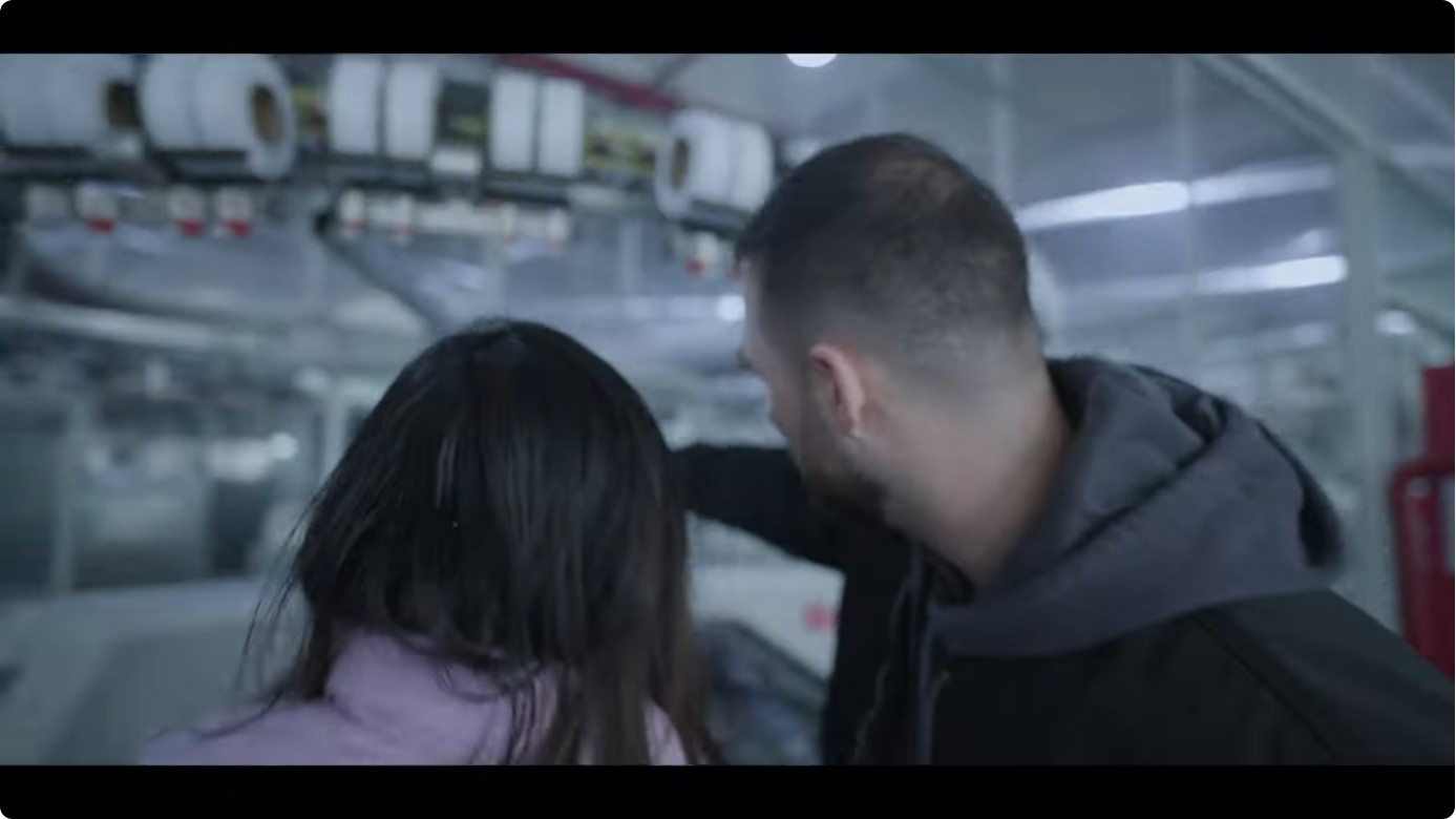 what's the difference between soccer cleats and football cleats